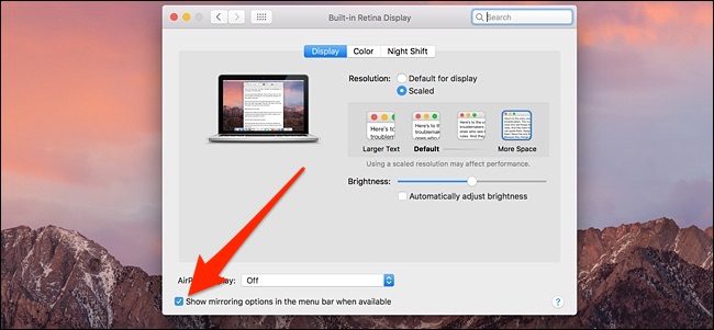 تنشيط Show mirroring options in the menu bar when available في الماك
